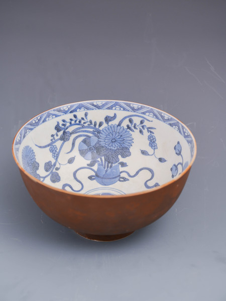 外酱釉内青花花卉大碗- 景德镇外销瓷博物馆